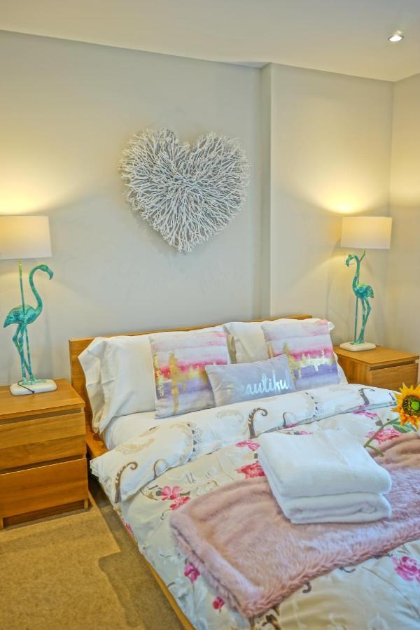 Soak Up The Light At A Soothing, Stylish Apartment In Swansea Marina Exterior photo