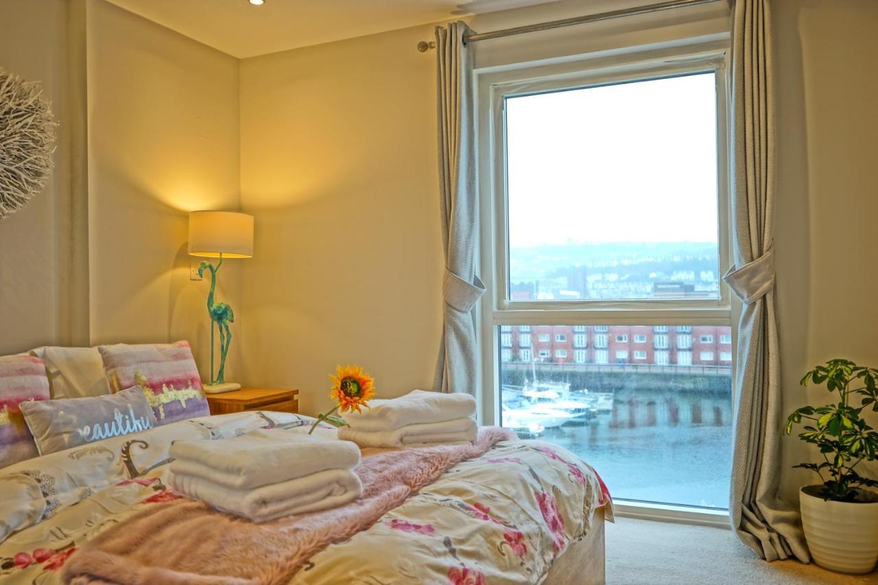 Soak Up The Light At A Soothing, Stylish Apartment In Swansea Marina Exterior photo